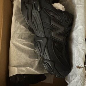New Balance Men's All-Black Sneakers